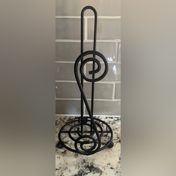 Black Metal Paper Towel Holder. Excellent condition. - Picture 1 of 5